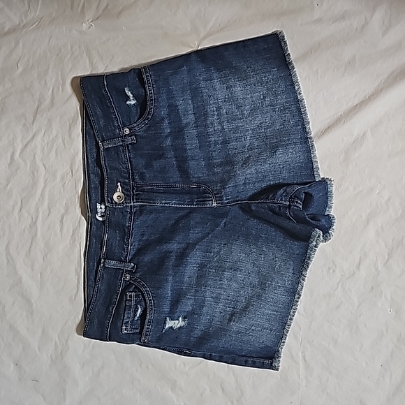 Sugar & Jade Girl Size 14 Plus Blue Denim Frayed Hem Distressed 5 Pockets Short - Picture 1 of 13